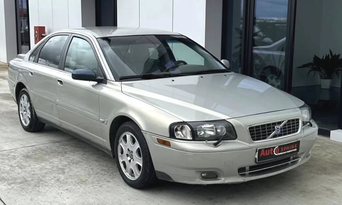 Makina ne shitje ne Tirane, Volvo, 2003 gasoline-gas,Kambio Automatik Pagesa 3,500  Euro.
