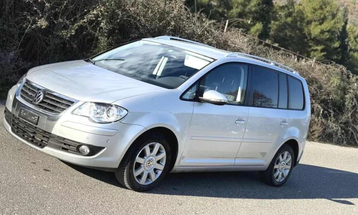 Makina ne shitje ne Tirane, Volkswagen, 2010 Diesel,Kambio Automatik Pagesa 4,700  Euro.