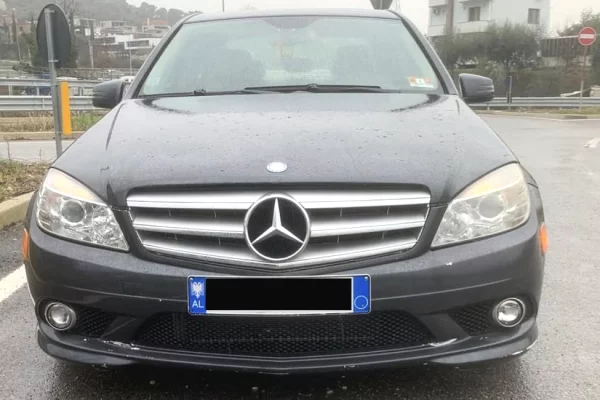 Makina ne shitje ne Tirane - 5,200 Euro