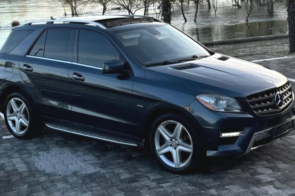 Makina ne shitje ne Tirane - 13,500 Euro