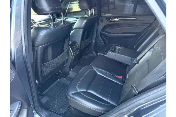 Makina ne shitje ne Tirane - 13,500 Euro