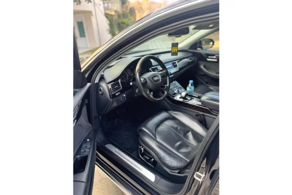 Makina ne shitje ne Tirane - 14,900 Euro