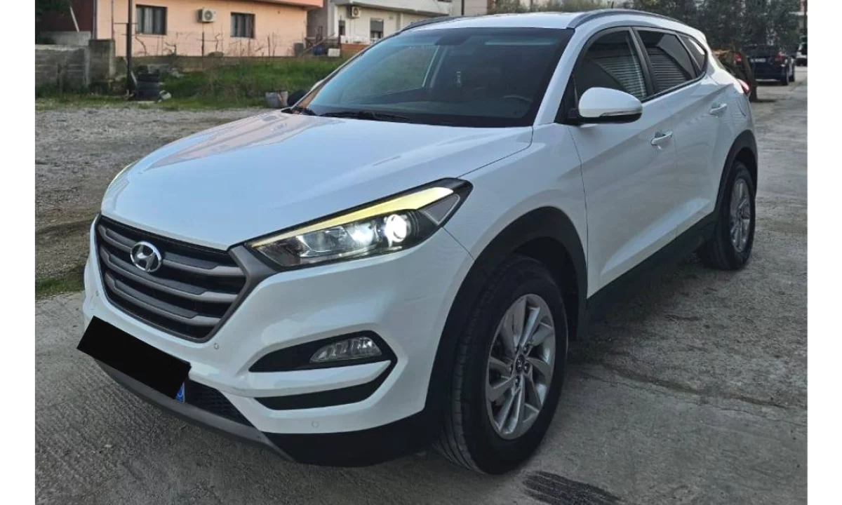Makina ne shitje ne Tirane, Hyundai, 2015 Diesel,Kambio Automatik Pagesa 9,500  Euro.