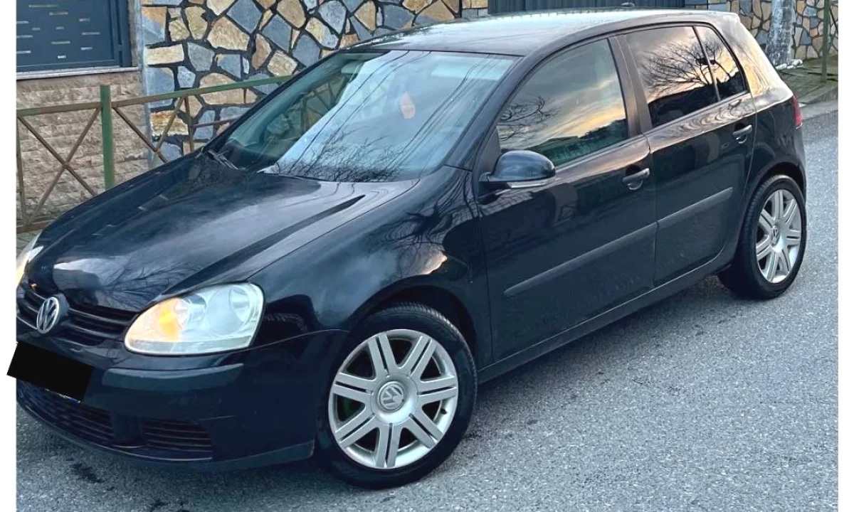Makina ne shitje ne Tirane, Volkswagen, 2005 Diesel,Kambio Automatik Pagesa 3,000  Euro.