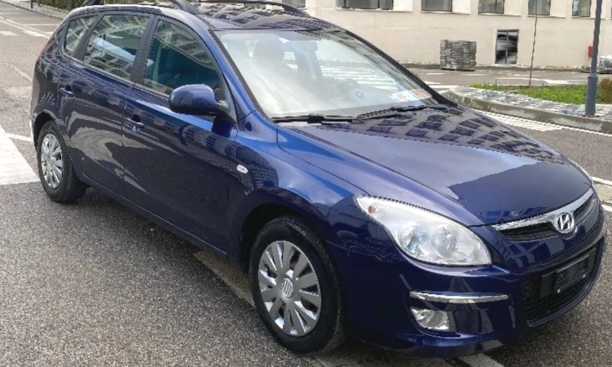 Makina ne shitje ne Tirane, Hyundai, 2006 Diesel,Kambio Automatik Pagesa 3,500  Euro.