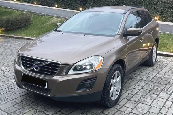 Makina ne shitje ne Tirane - 8,500 Euro