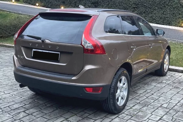 Makina ne shitje ne Tirane - 8,500 Euro