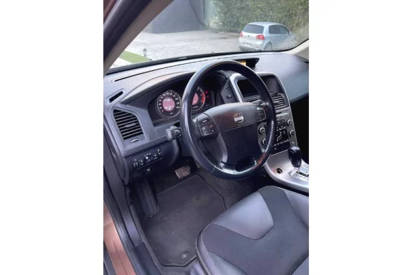 Makina ne shitje ne Tirane - 8,500 Euro