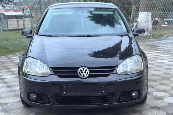 Makina ne shitje ne Tirane - 3,900 Euro