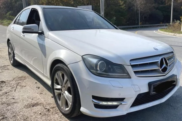 Makina ne shitje ne Tirane - 6,700 Euro