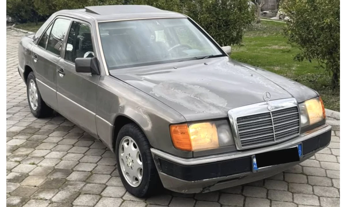 Makina ne shitje ne Tirane, Mercedes-Benz, 2000 Diesel,Kambio Manual Pagesa 1,700  Euro.