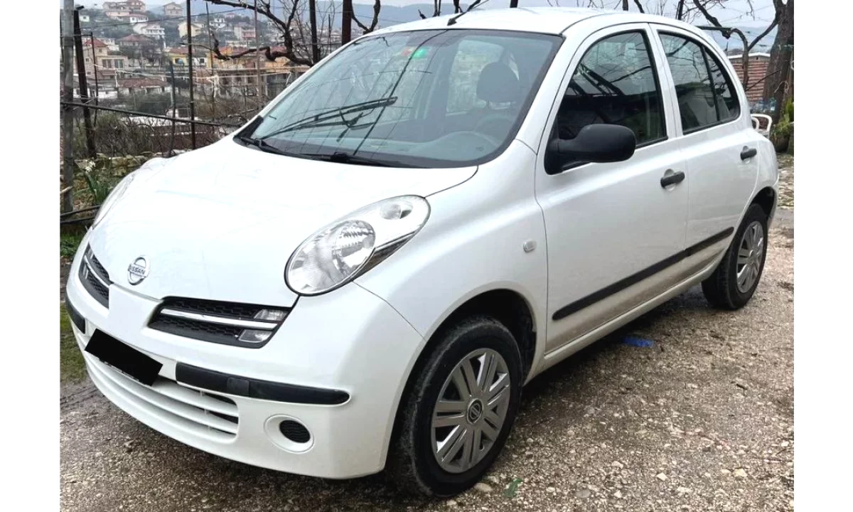 Makina ne shitje ne Tirane, Nissan, 2006 Benzine,Kambio Automatik Pagesa 3,300  Euro.