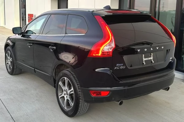 Makina ne shitje ne Tirane - 7,800 Euro