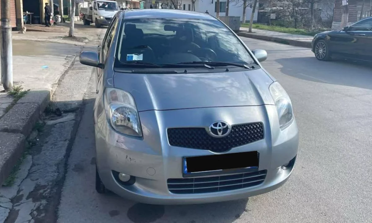 Makina ne shitje ne Tirane, Toyota, 2006 Diesel,Kambio Automatik Pagesa 3,400  Euro.