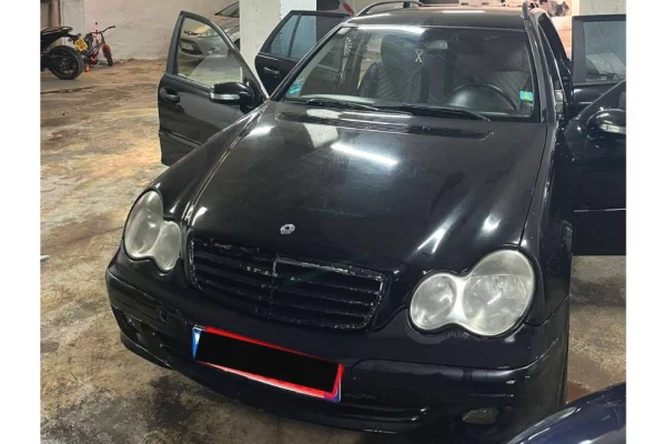 Makina ne shitje ne Tirane - 3,500 Euro