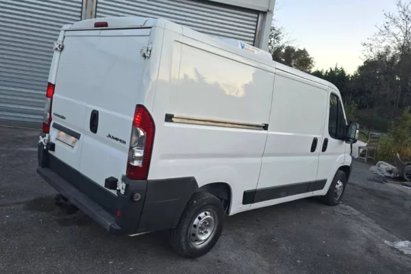 Makina ne shitje ne Tirane - 8,500 Euro