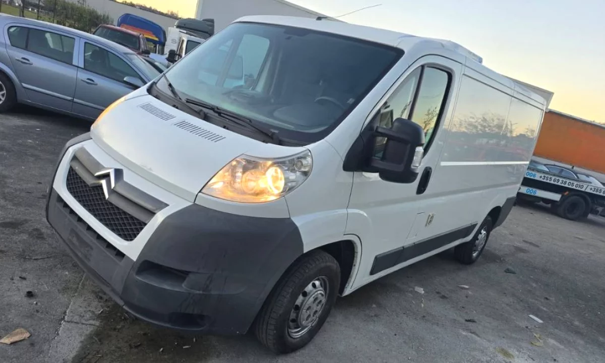 Makina ne shitje ne Tirane, Citroen, 2011 Diesel,Kambio Manual Pagesa 8,500  Euro.