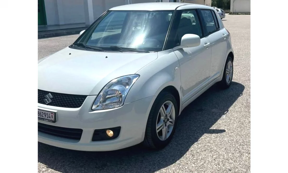 Makina ne shitje ne Tirane, Suzuki, 2010 Benzine,Kambio Manual Pagesa 3,600  Euro.