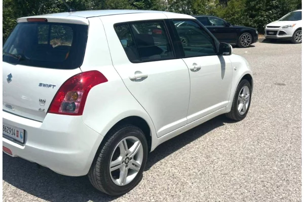 Makina ne shitje ne Tirane - 3,600 Euro