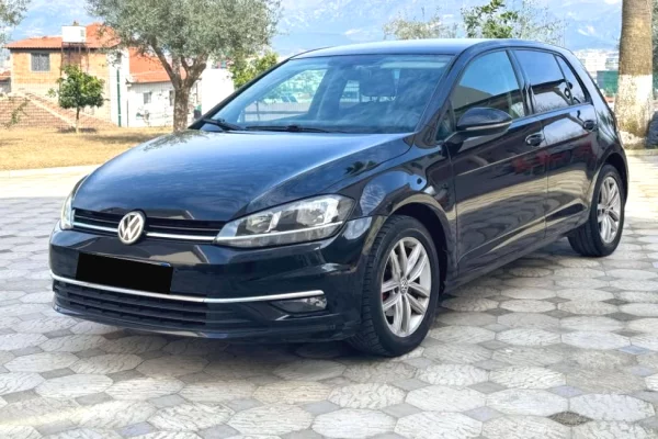 Makina ne shitje ne Tirane - 7,900 Euro