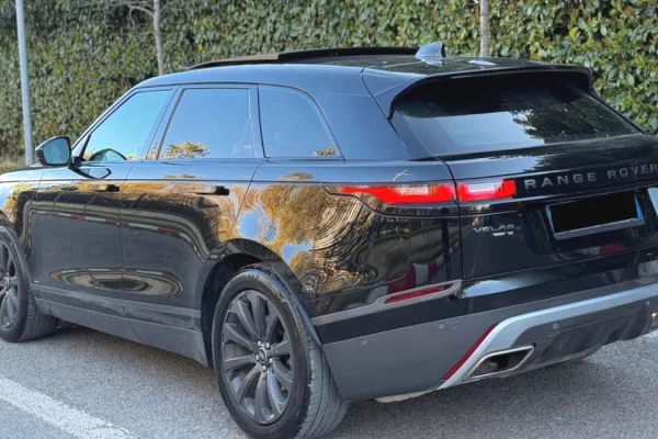 Makina ne shitje ne Tirane - 32,000 Euro