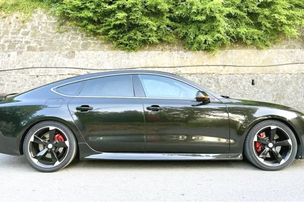 Makina ne shitje ne Tirane - 13,300 Euro