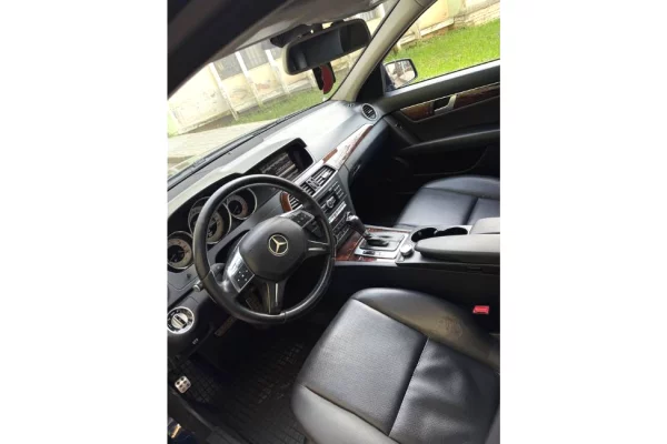 Makina ne shitje ne Vlore - 8,000 Euro