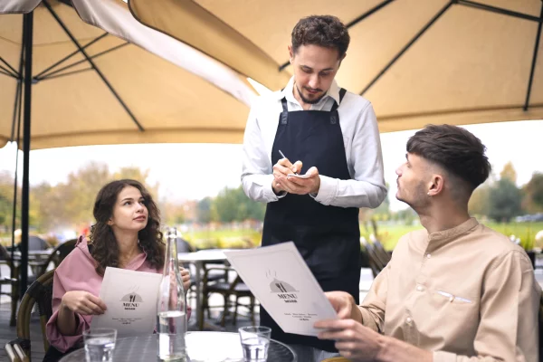 Njoftime Pune per Kamarier Restoranti ne Tirane