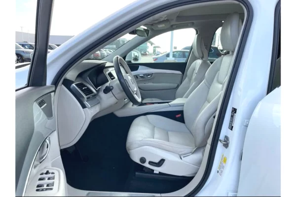 Makina ne shitje ne Tirane - 17,500 Euro