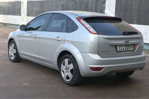 Makina ne shitje ne Tirane - 2,600 Euro