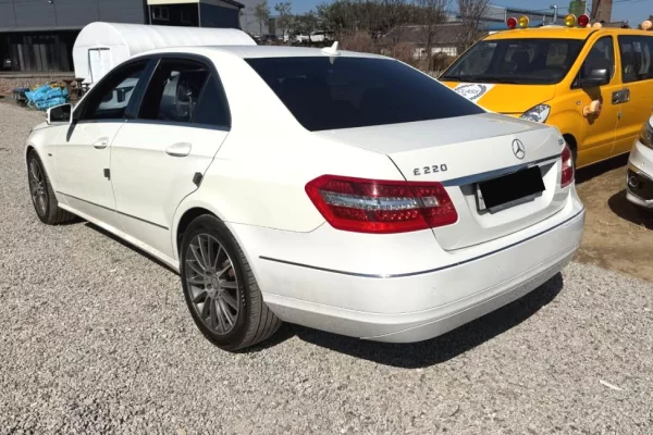 Makina ne shitje ne Tirane - 5,900 Euro