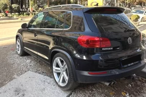 Makina ne shitje ne Tirane - 9,000 Euro