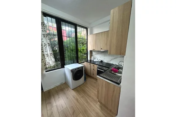 Shtepi me qera Shtepi Private ne Tirane, 1+1, Mobilimi E mobiluar, Pagesa 40,000  Leke.