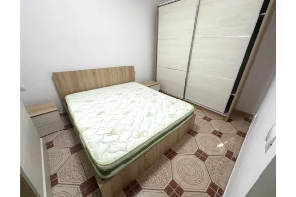 Shtepi me qera Shtepi Private ne Tirane, 1+1, Mobilimi E mobiluar, Pagesa 40,000  Leke.