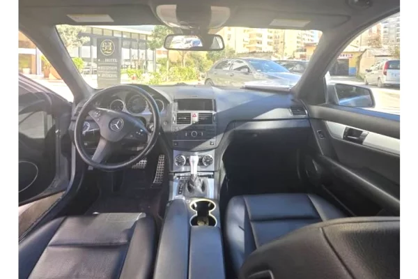 Makina ne shitje ne Vlore - 7,100 Euro