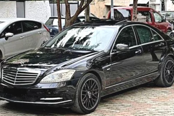 Makina ne shitje ne Tirane - 8,700 Euro