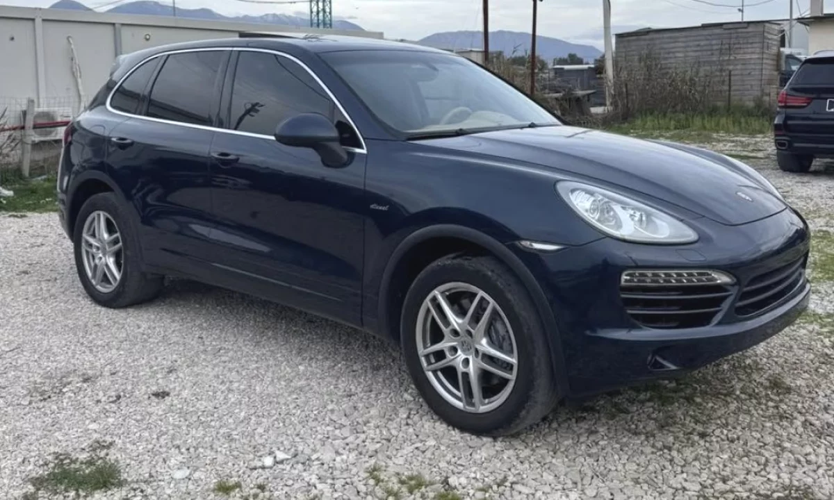 Auto in Vendita a Tirana, Porsche, 2014 Diesel,Kambio Automatik Pagamento 15,500  Euro.
