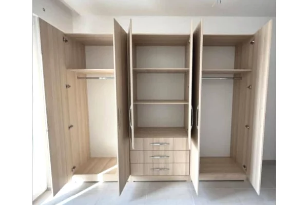 Mobilje dhe Elektroshtepiake ne Tirane - 80,000 Leke