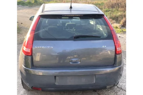 Makina ne shitje ne Tirane - 2,400 Euro