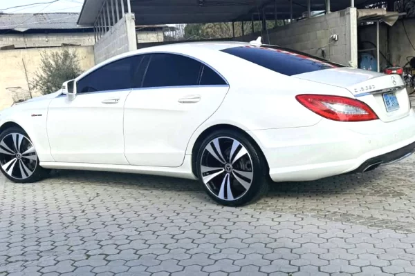 Makina ne shitje ne Tirane - 10,500 Euro