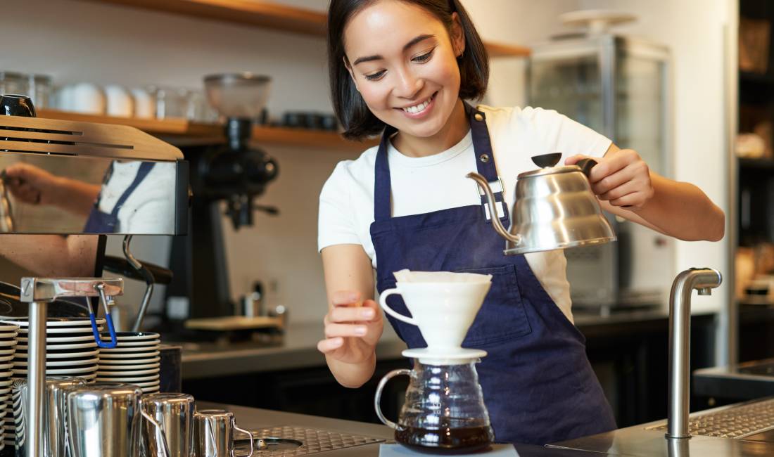 Njoftime Pune ne Tirane, Profesioni Kamarier/e & Banakier/e , Fillestar/Pak eksperience, Pagesa 50,000  Leke.