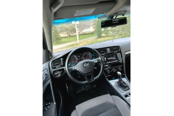 Makina ne shitje ne Tirane - 10,200 Euro