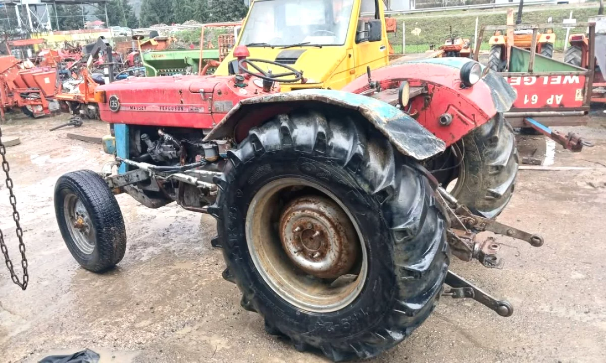 Auto in Vendita a Tirana, Tjeter, 2003 Diesel,Kambio Manual Pagamento 2,700  Euro.