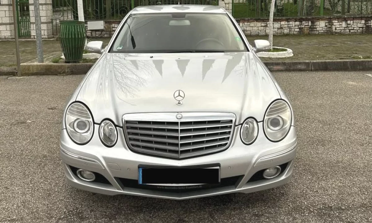Makina ne shitje ne Tirane, Mercedes-Benz, 2007 gasoline-gas,Kambio Automatik Pagesa 6,300  Euro.