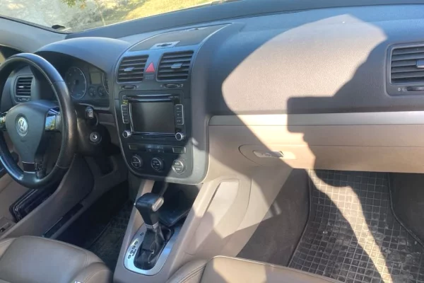 Makina ne shitje ne Tirane - 4,500 Euro