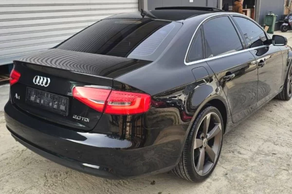 Makina ne shitje ne Tirane - 7,900 Euro