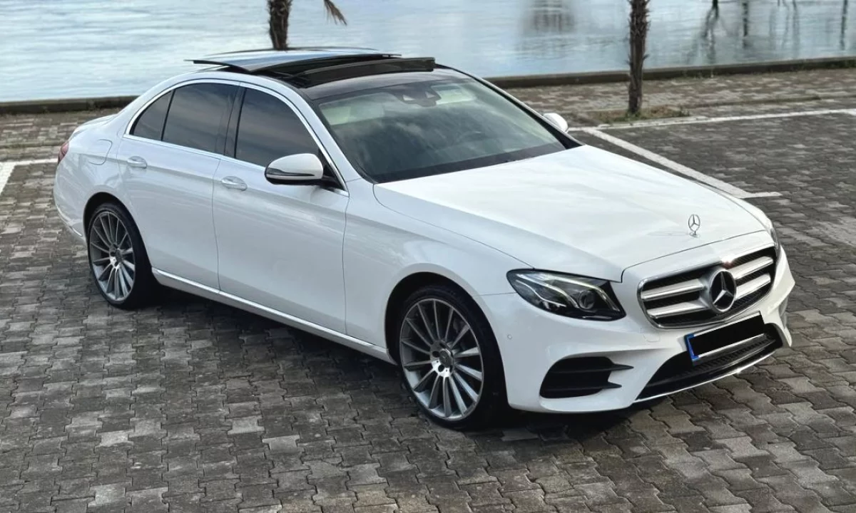 Makina ne shitje ne Tirane, Mercedes-Benz, 2017 Diesel,Kambio Automatik Pagesa 20,500  Euro.