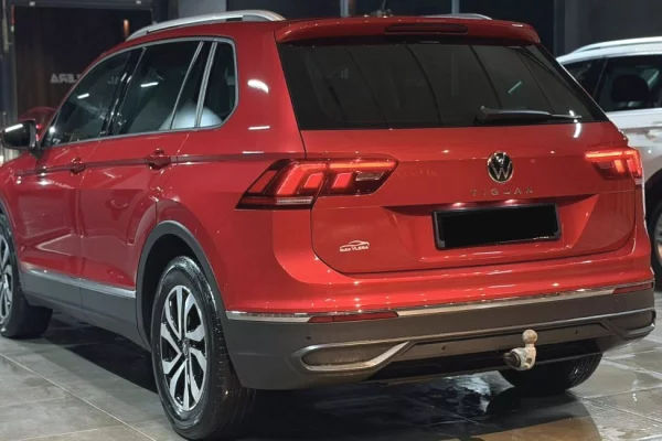 Auto in Vendita a Peja, Volkswagen, 2022 Diesel,Kambio Automatik Pagamento 23,900  Euro.