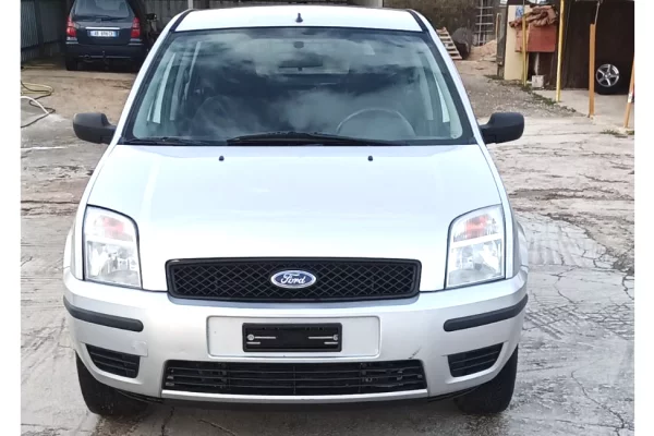 Makina ne shitje ne Tirane, Ford, 2006 Benzine,Kambio Automatik Pagesa 3,700  Euro.