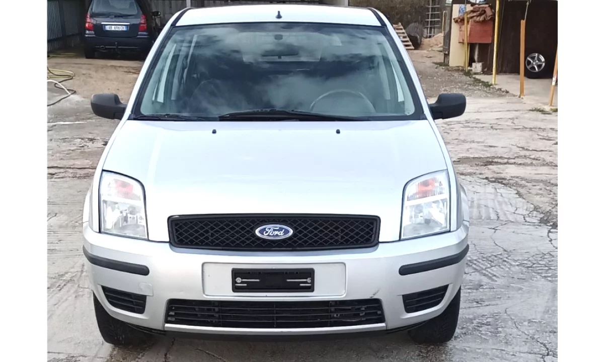Makina ne shitje ne Tirane, Ford, 2006 Benzine,Kambio Automatik Pagesa 3,700  Euro.